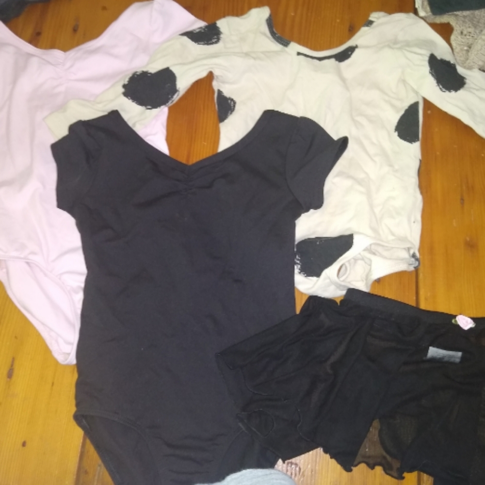 Lot leotards sz 4/5 and skirt